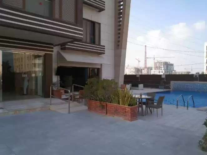 yerleşim Hazır Mülk 2 yatak odası F/F Apartman  kiralık içinde Al Sadd , Doha #7711 - 1  image 